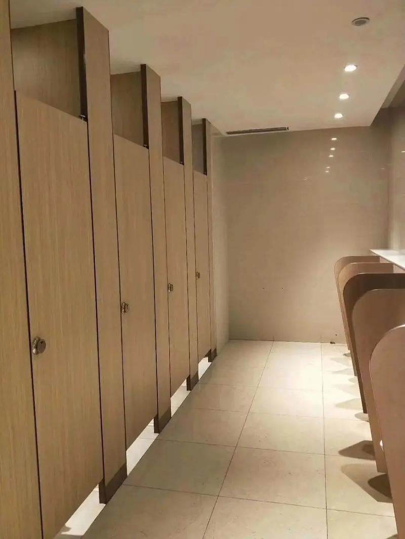 新鄉(xiāng)恒屹建材 專業(yè)抗倍特板衛(wèi)生間隔斷供應商